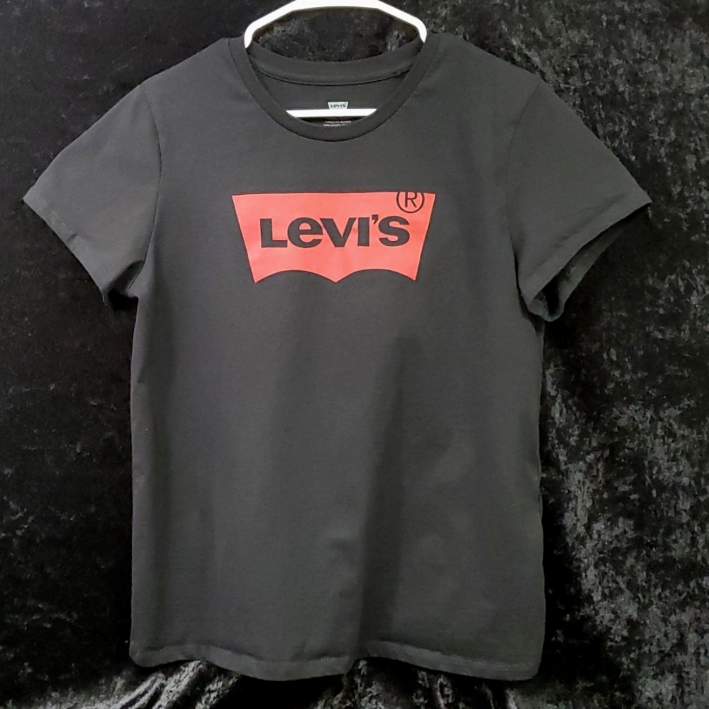 Black Levis Logo T Shirt Mens XL fits like a Large